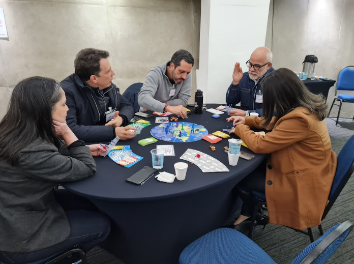 A ideia por trás da gamificação nas empresas é aproveitar os princípios psicológicos que impulsionam a participação.